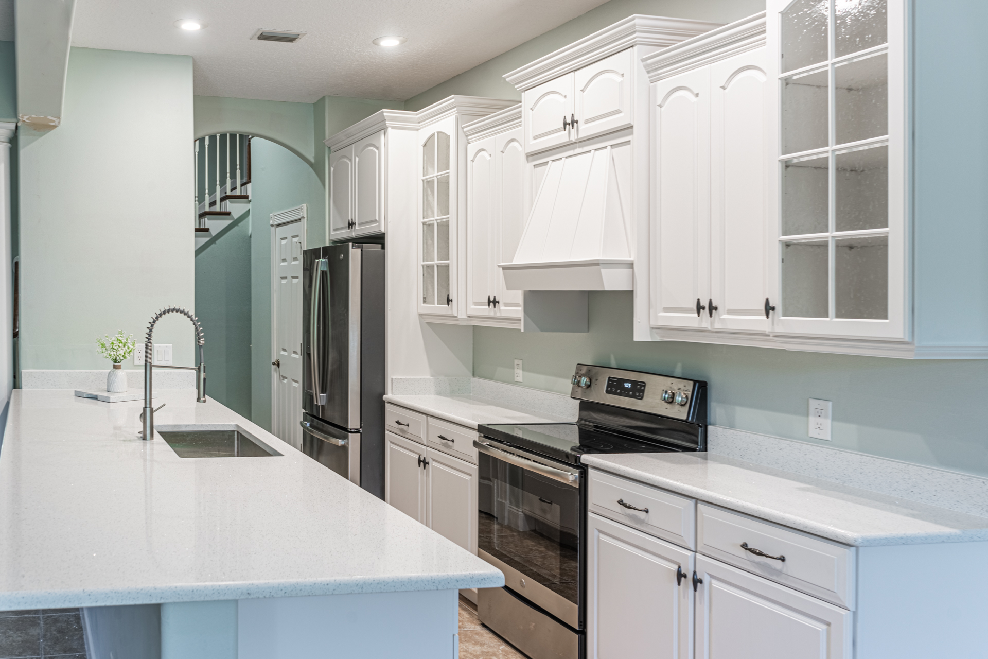 Kitchen & Bathroom Cabinet Refinishing in Minneola, FL